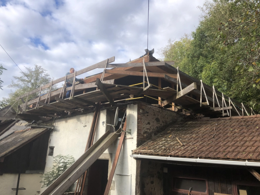 Houten stijger om Frans huis